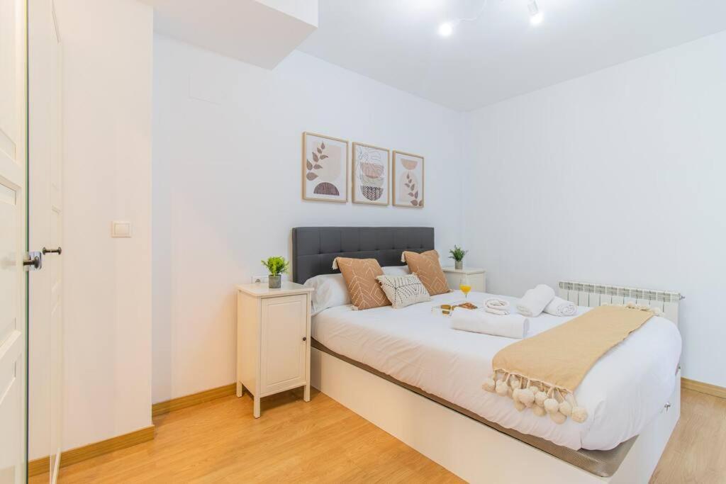 Apartament Penthouse Pyrinees , Terrace , Parking & Storage Sabiñánigo Zewnętrze zdjęcie